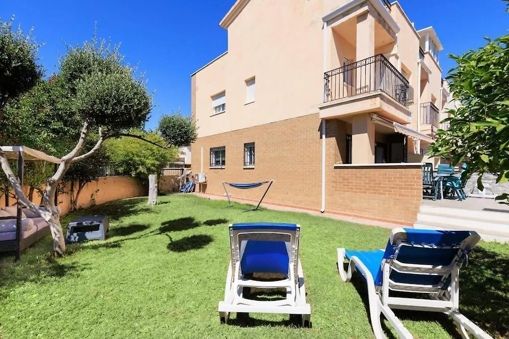 Adosado Con Jardin En Los Xalets De سالو