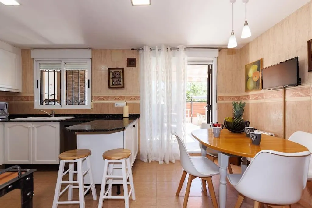 Adosado Con Jardin En Los Xalets De سالو 0*,