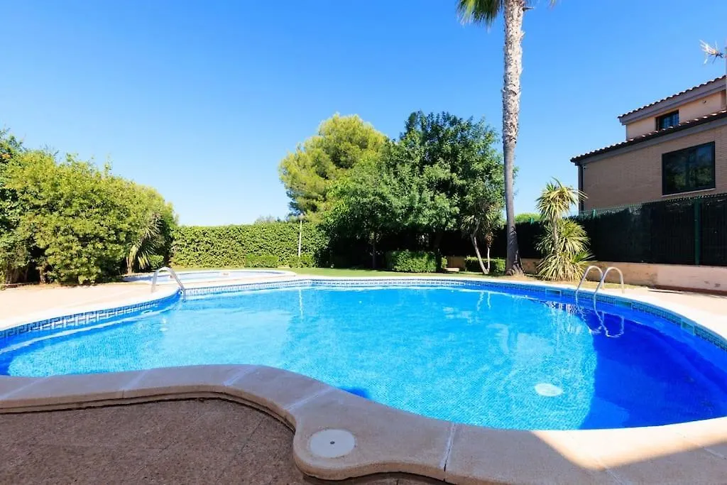 Adosado Con Jardin En Los Xalets De Salou Holiday home